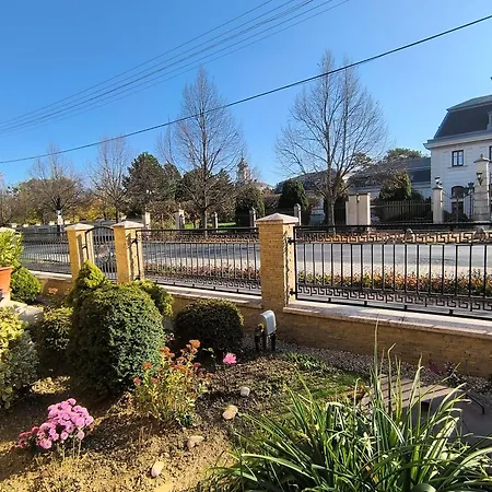 Nemeth Nyaralo 2 * קסזטלי